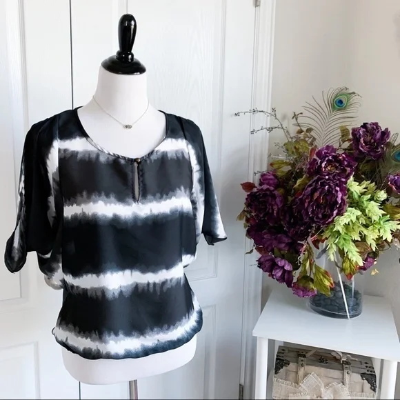 Converse All Star Sheer Batwing Top - Picture 2 of 8